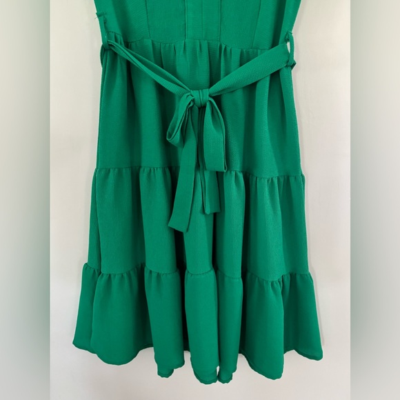 Monteau Los Angeles Kelly Green Ruffle Dress Size Small - Picture 4 of 7